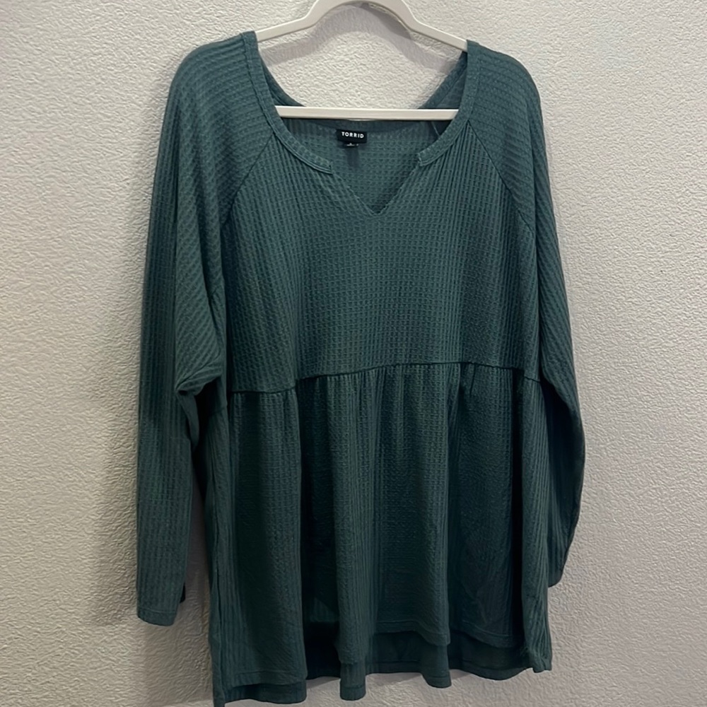 Torrid waffle knit long sleeve top. Size 4 EUC